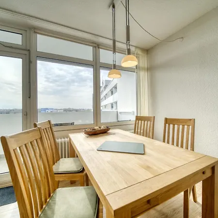 - Haus C, App 0c1202 *